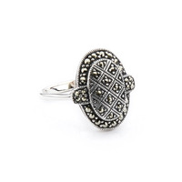 Ring Size: US 6.5 (AU N)